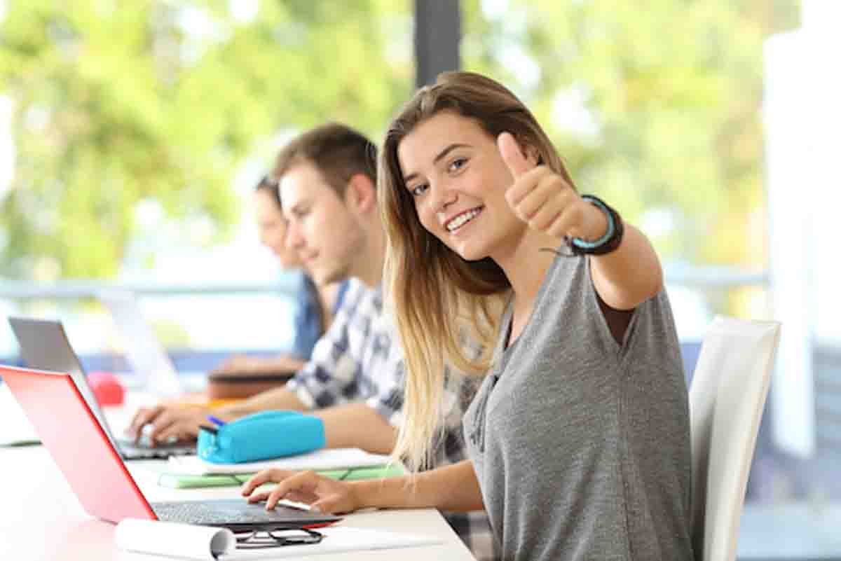 English Literature Undergraduate Scholarships For International
